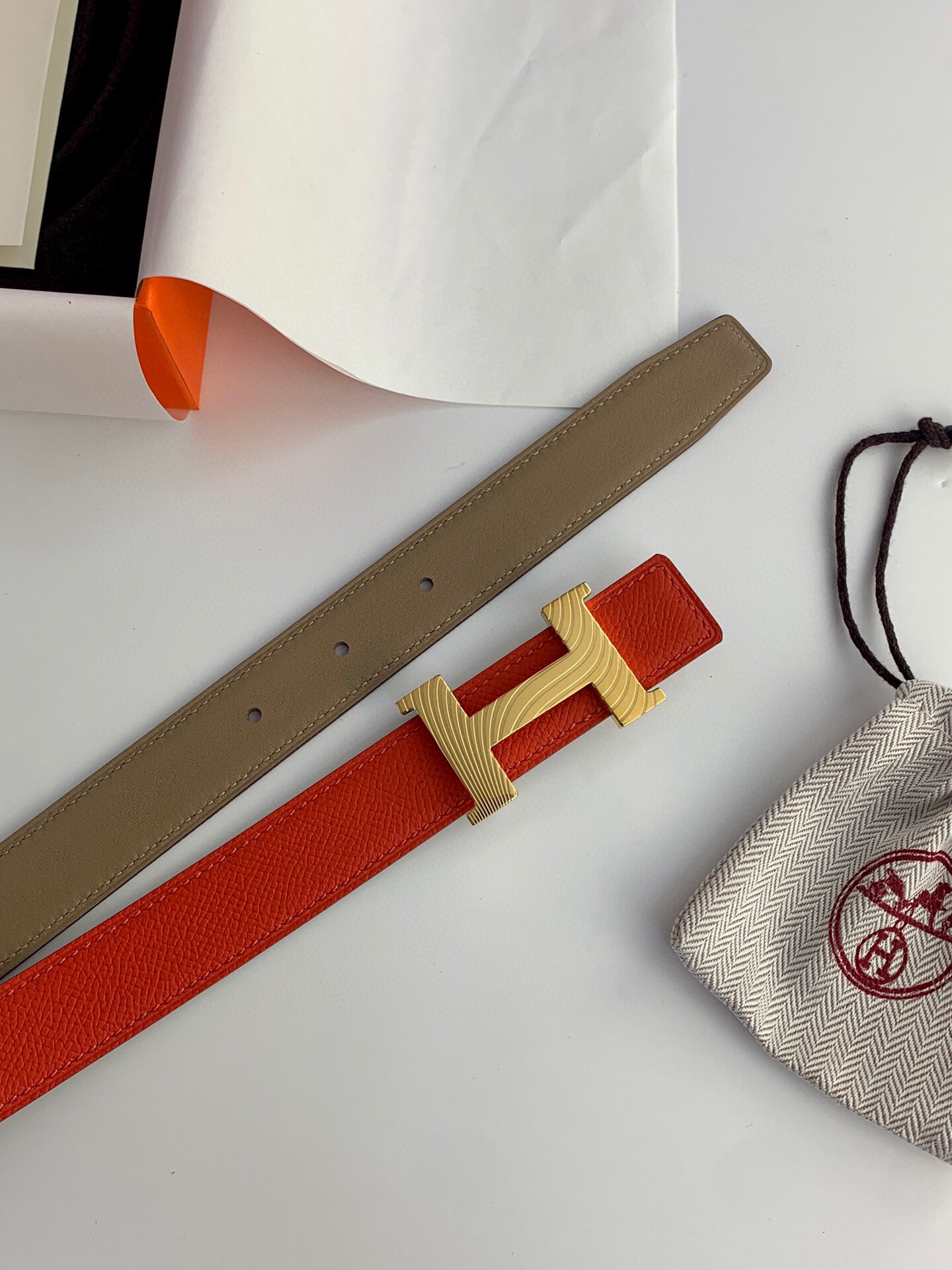 エルメス リバーシブルベルト 24mm 黒/エトゥープ ミニコンスタンス