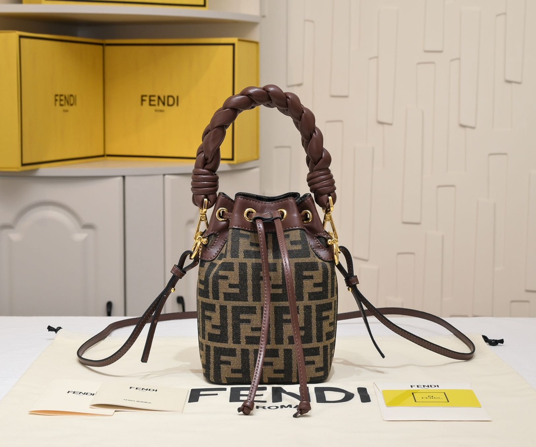 FENDI ♪モン トレゾール ブルーFF ファブリック ミニバッグ フェンディ バッグ 新作 2024 モン トレゾール ブルーFF