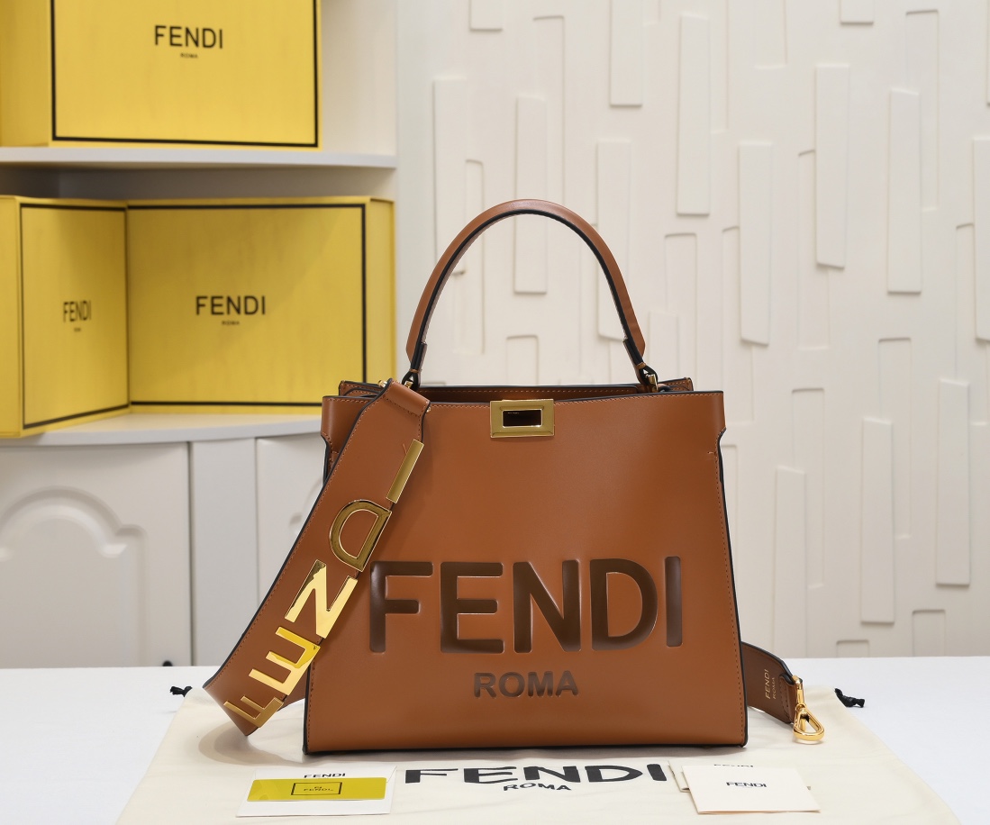 「正規品」フェンディ ハンドバッグ エナメル ブラウン ゴールド金具 FENDI - 美品 フェンディ クロコダイル ブラック ゴールド金具