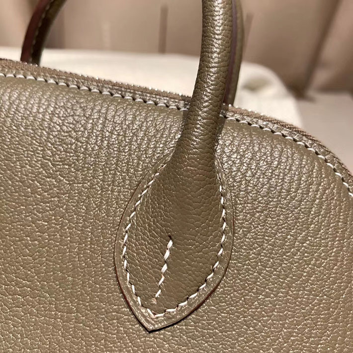 エルメス・ボリード専門店 H品 HERMES ボリード1923 ミニ シェブルミゾル エトゥープ シルバー金具 BN002 ボリード ミニサイズ感 - 画像 (4)