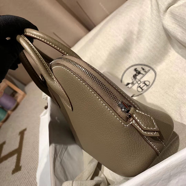 エルメス・ボリード専門店 H品 HERMES ボリード1923 ミニ シェブルミゾル エトゥープ シルバー金具 BN002 ボリード ミニサイズ感 - 画像 (3)