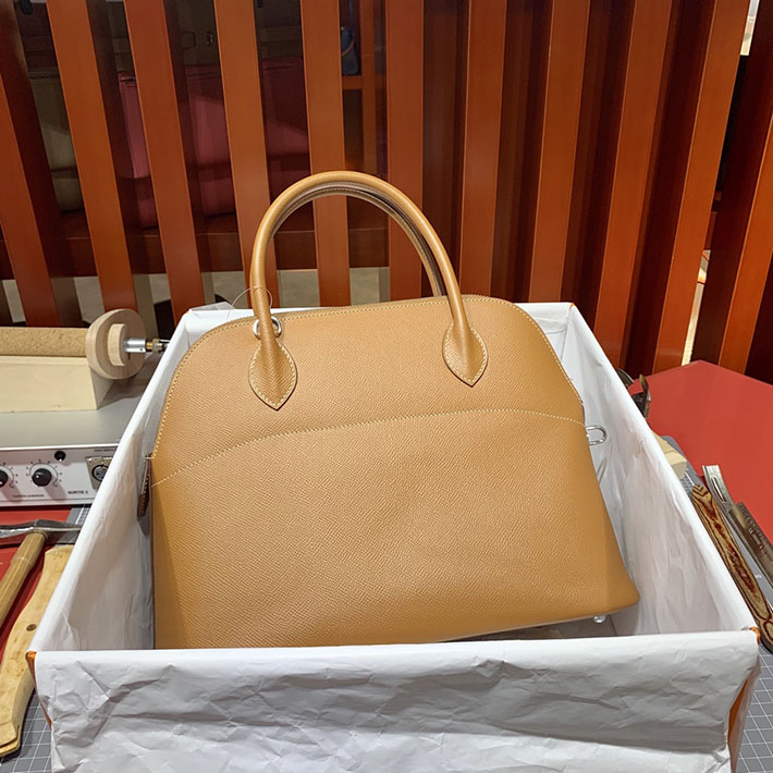 エルメス・ボリード専門店 H品 HERMES ボリード 31cm ゴールド ヴォーエプソン シルバー金具 BB004 ボリード31 コーデ - 画像 (8)